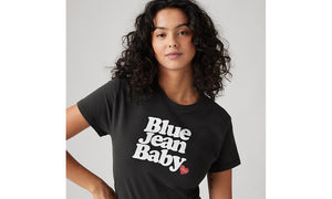 LEVI'S® WOMEN'S GRAPHIC CLASSIC TEE - Blue Jean Baby Pirate Black
A2226-0136
