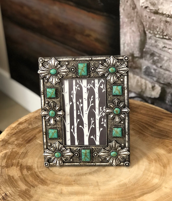 Resin Metal Concho & Turquoise Stones 6” x 4” Picture Frame