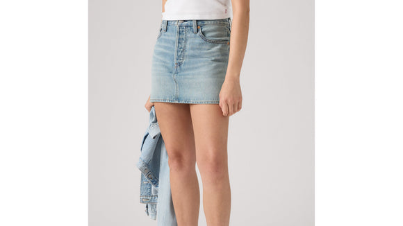 LEVI'S® WOMEN'S ICON SKIRT
Right Here Right Now
A4694-0022