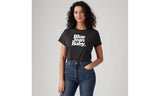 LEVI'S® WOMEN'S GRAPHIC CLASSIC TEE - Blue Jean Baby Pirate Black
A2226-0136