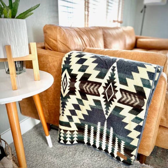 Andean Alpaca Wool Blanket - Forest: Queen
